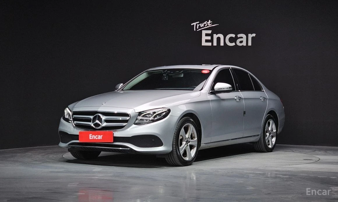 Mercedes-Benz E 220, снимка 1