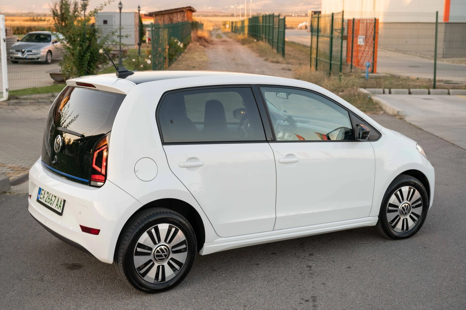 VW Up E-up* 36.8Kwh* StyleКАМЕРА* Подгрев* Lineasist* Ge - изображение 7