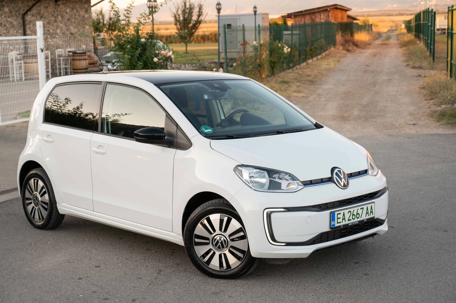 VW Up E-up* 36.8Kwh* StyleКАМЕРА* Подгрев* Lineasist* Ge - изображение 4