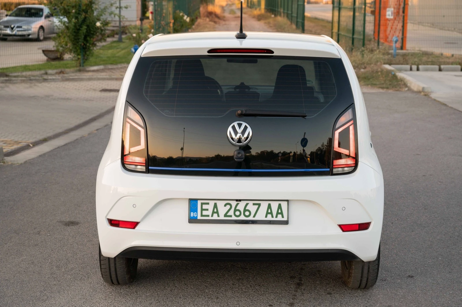 VW Up E-up* 36.8Kwh* StyleКАМЕРА* Подгрев* Lineasist* Ge - изображение 6