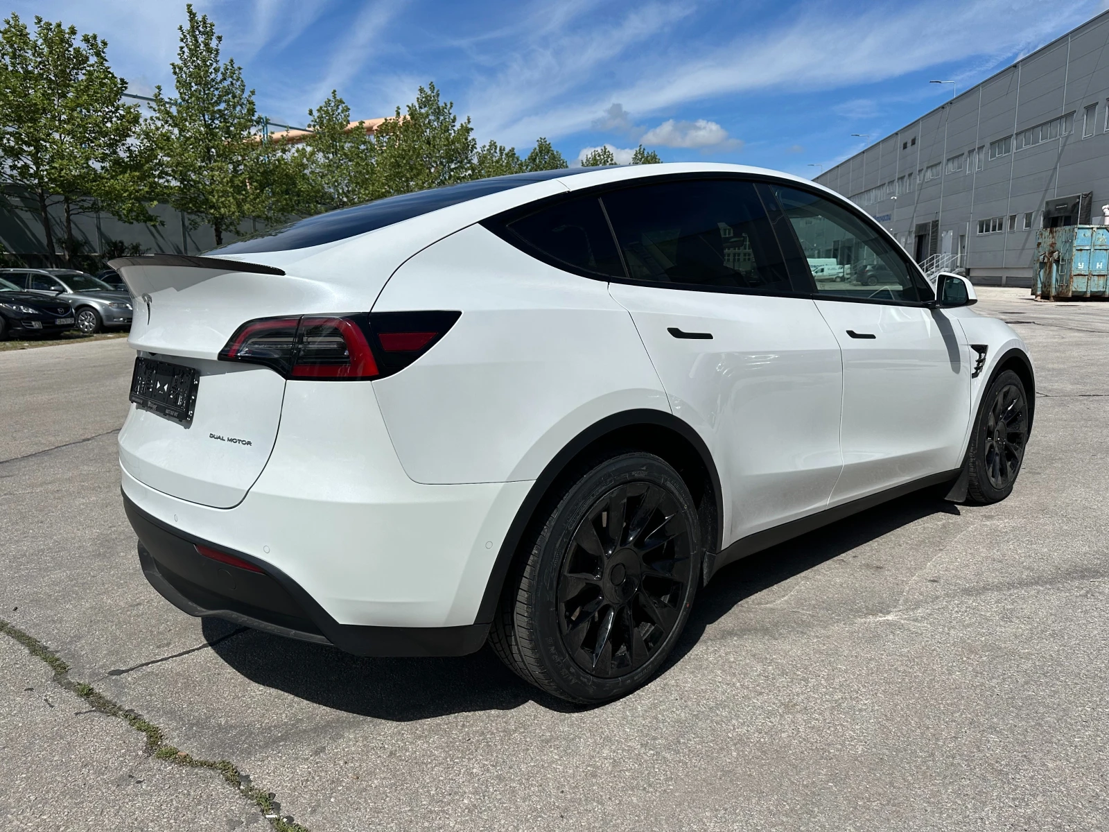 Tesla Model Y Long Range Dual Motor/Швейцария/Гаранция - изображение 4