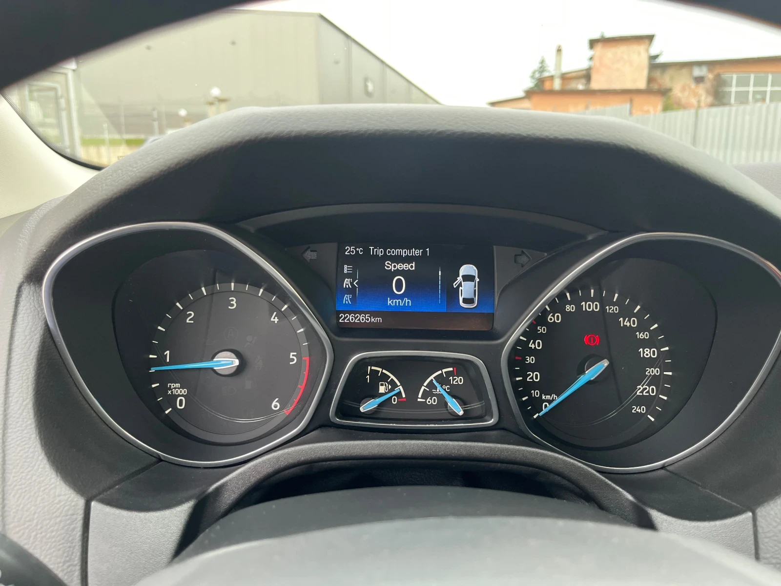 Ford Focus 1.5 TDCi 95k.c. Titanium * Navi * Camera * Keyless | Mobile.bg — изображение 13