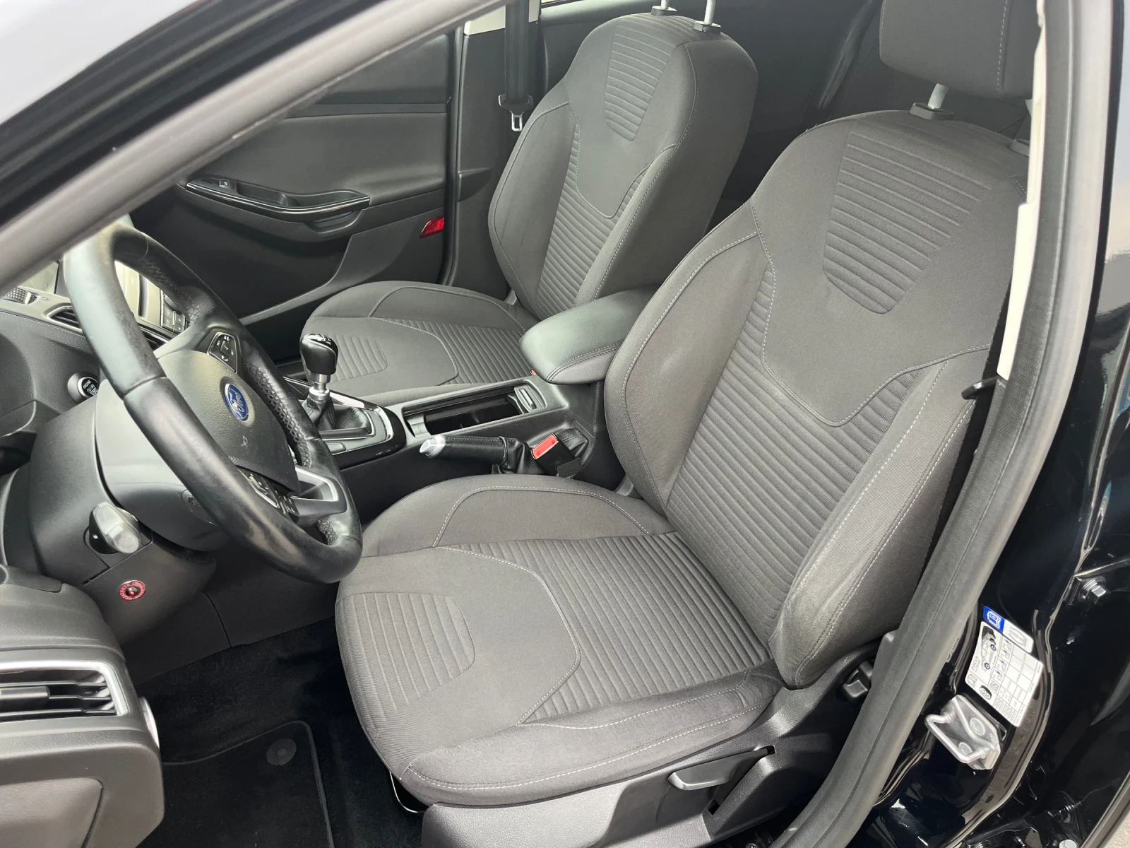 Ford Focus 1.5 TDCi 95k.c. Titanium * Navi * Camera * Keyless | Mobile.bg — изображение 11