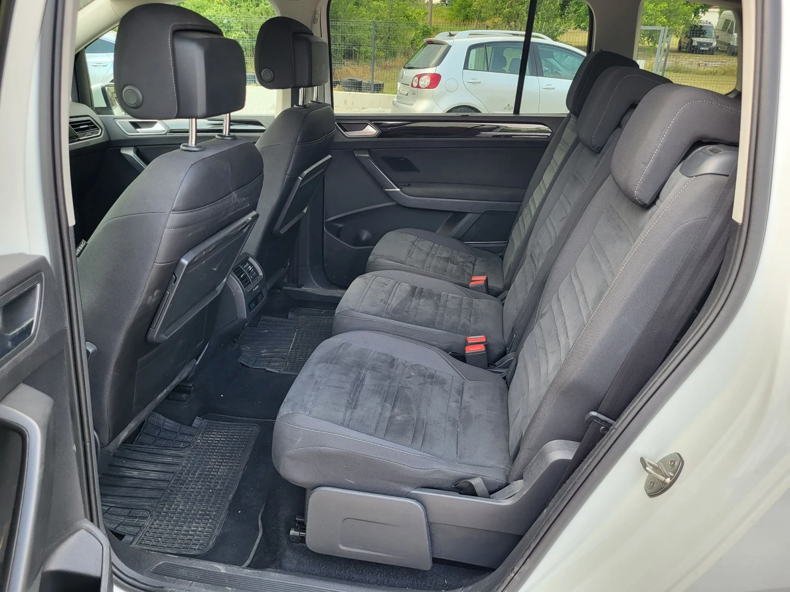 VW Touran 2.0TDI HIGHLINE 6+ 1МЕСТА - изображение 6