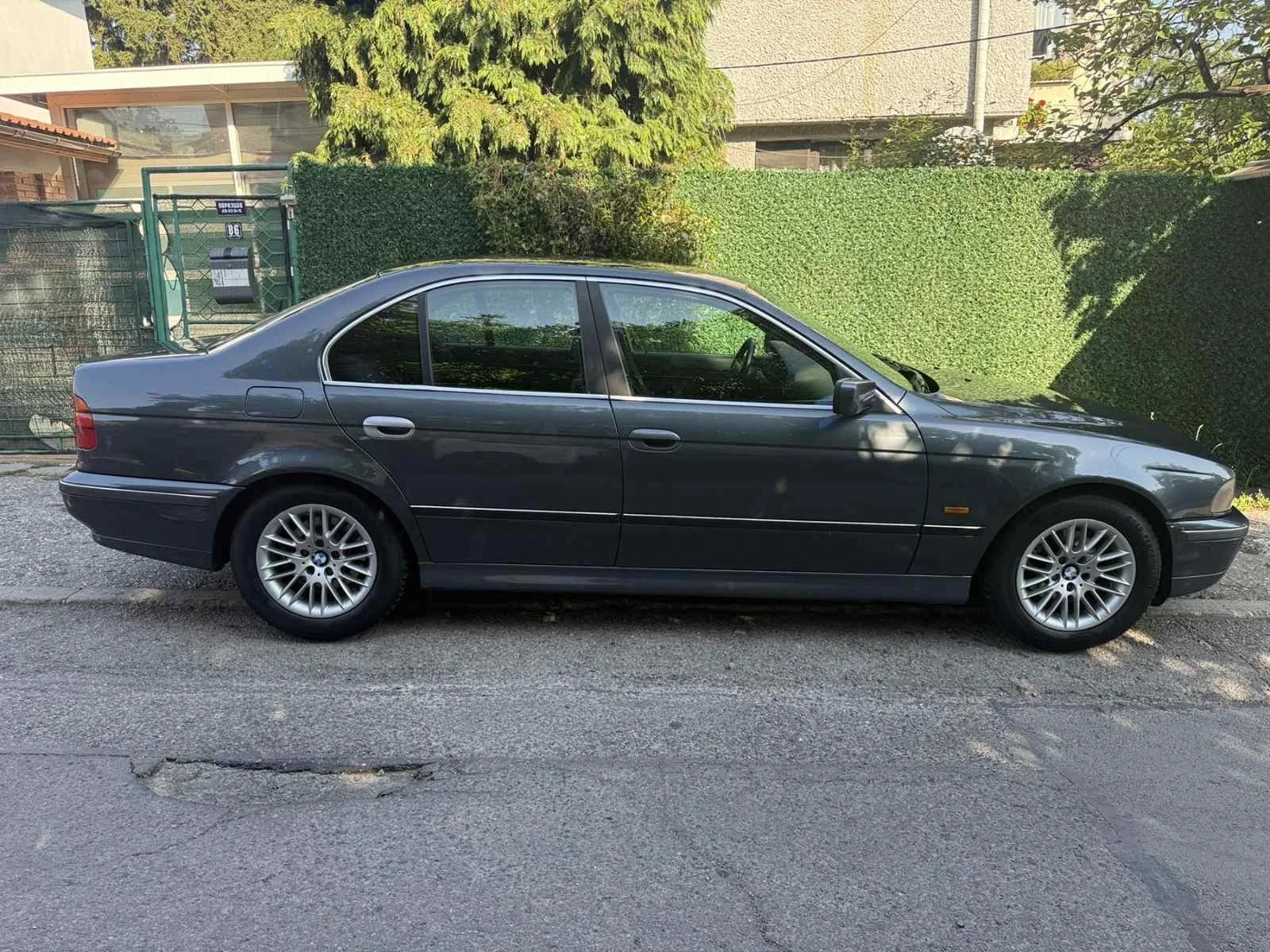 BMW 523  - изображение 8