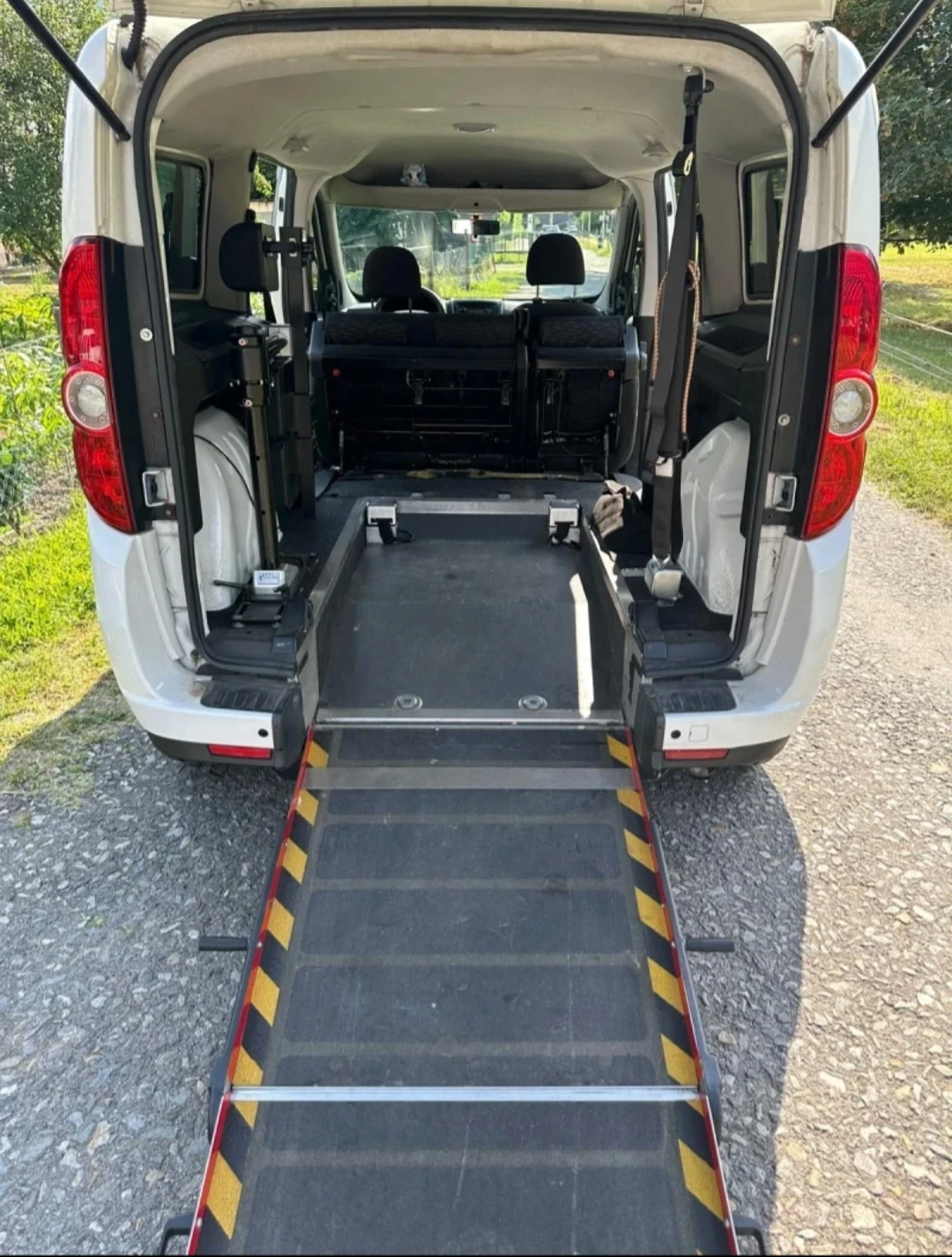 Opel Combo D 1, 6 CDTI  - изображение 9