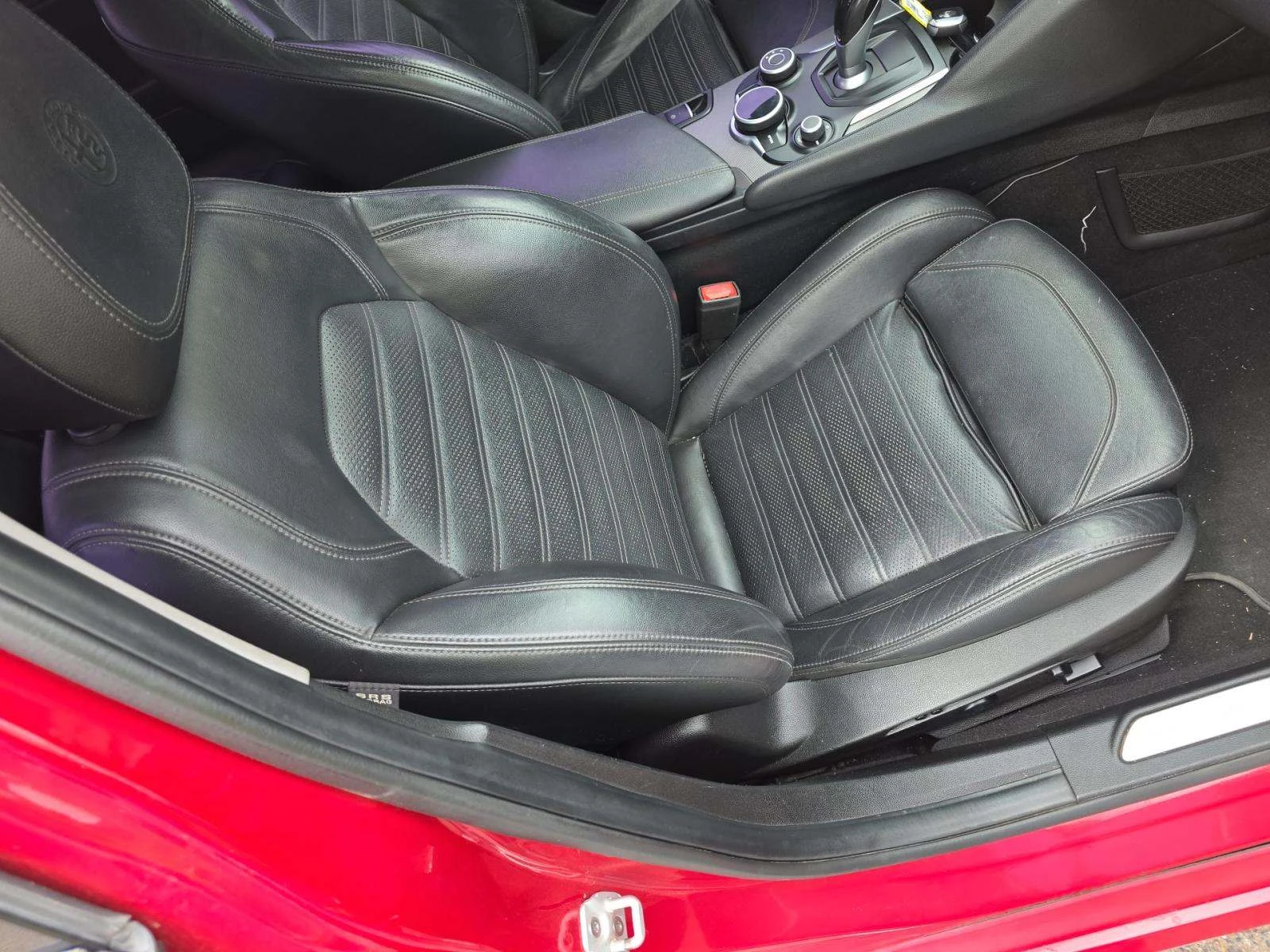 Alfa Romeo Giulia TI SPORT* DARK MIRON* KEYLESS* ПАНО* КАМЕРА* М.ТОЧ - изображение 9