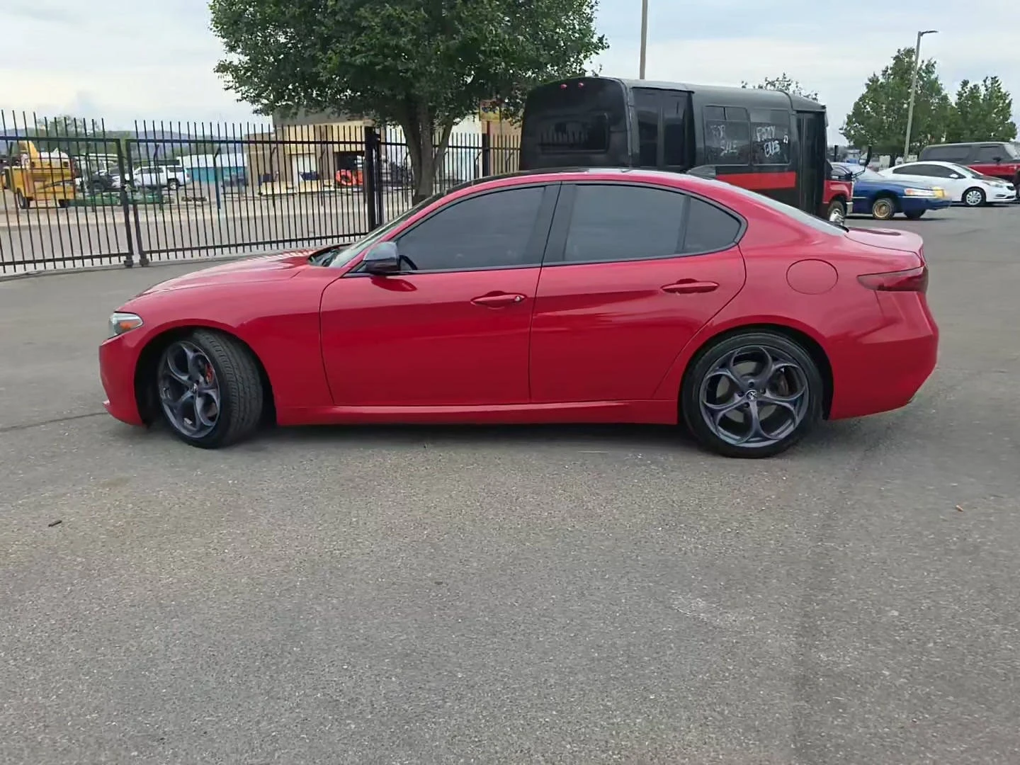 Alfa Romeo Giulia TI SPORT* DARK MIRON* KEYLESS* ПАНО* КАМЕРА* М.ТОЧ - изображение 3