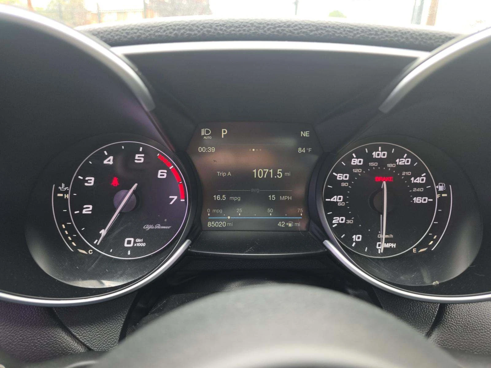 Alfa Romeo Giulia TI SPORT* DARK MIRON* KEYLESS* ПАНО* КАМЕРА* М.ТОЧ - изображение 6