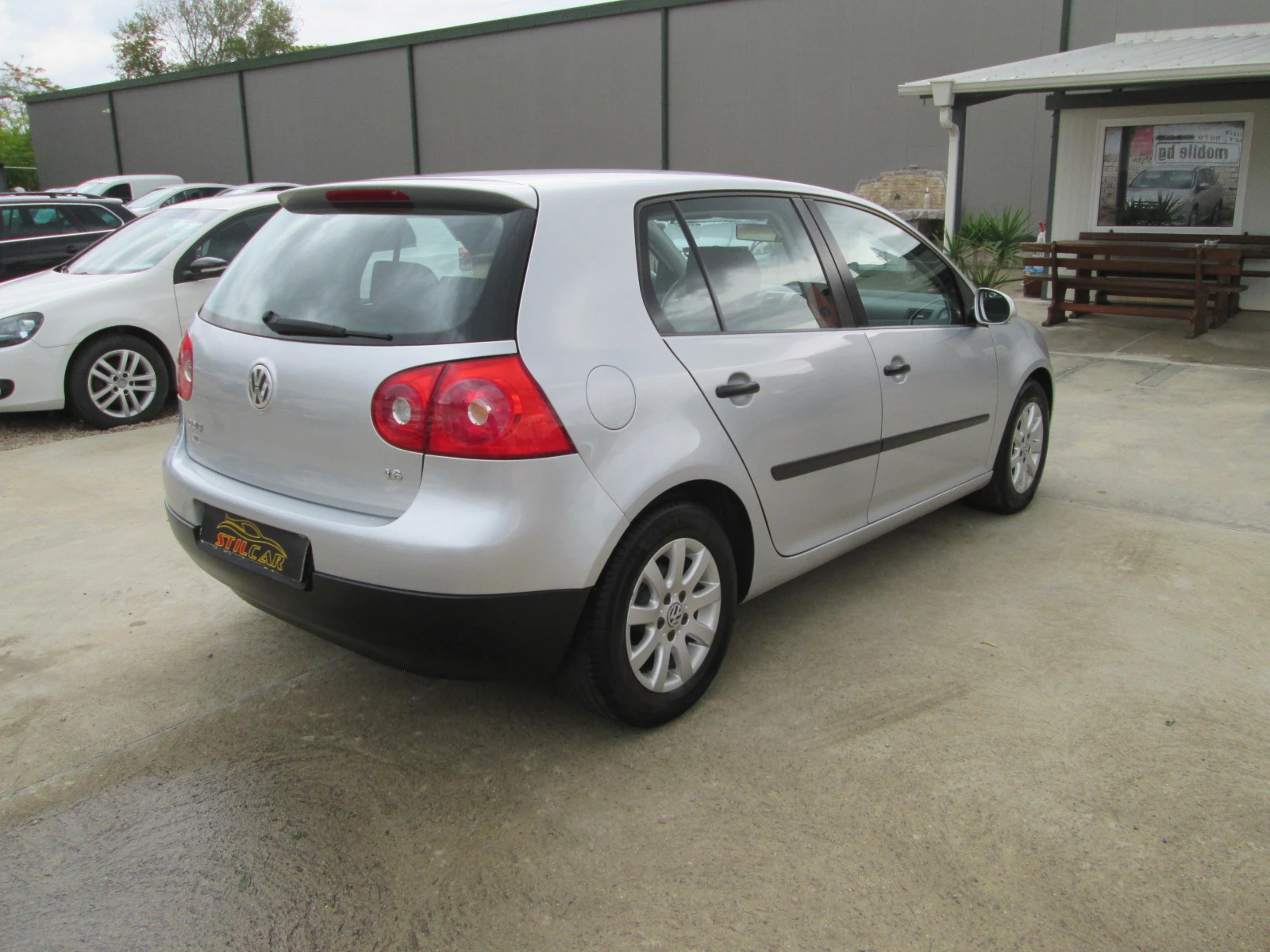 VW Golf 1.6I-Клима-НОВА - изображение 4