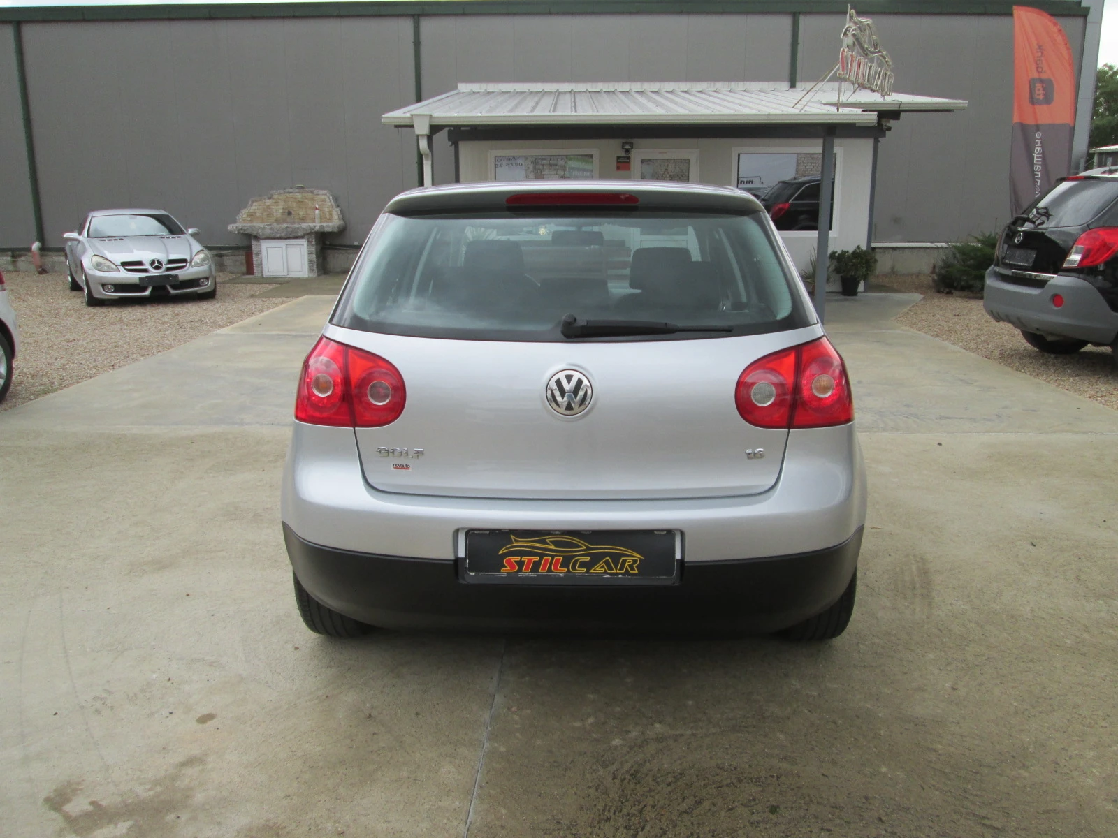 VW Golf 1.6I-Клима-НОВА - изображение 5