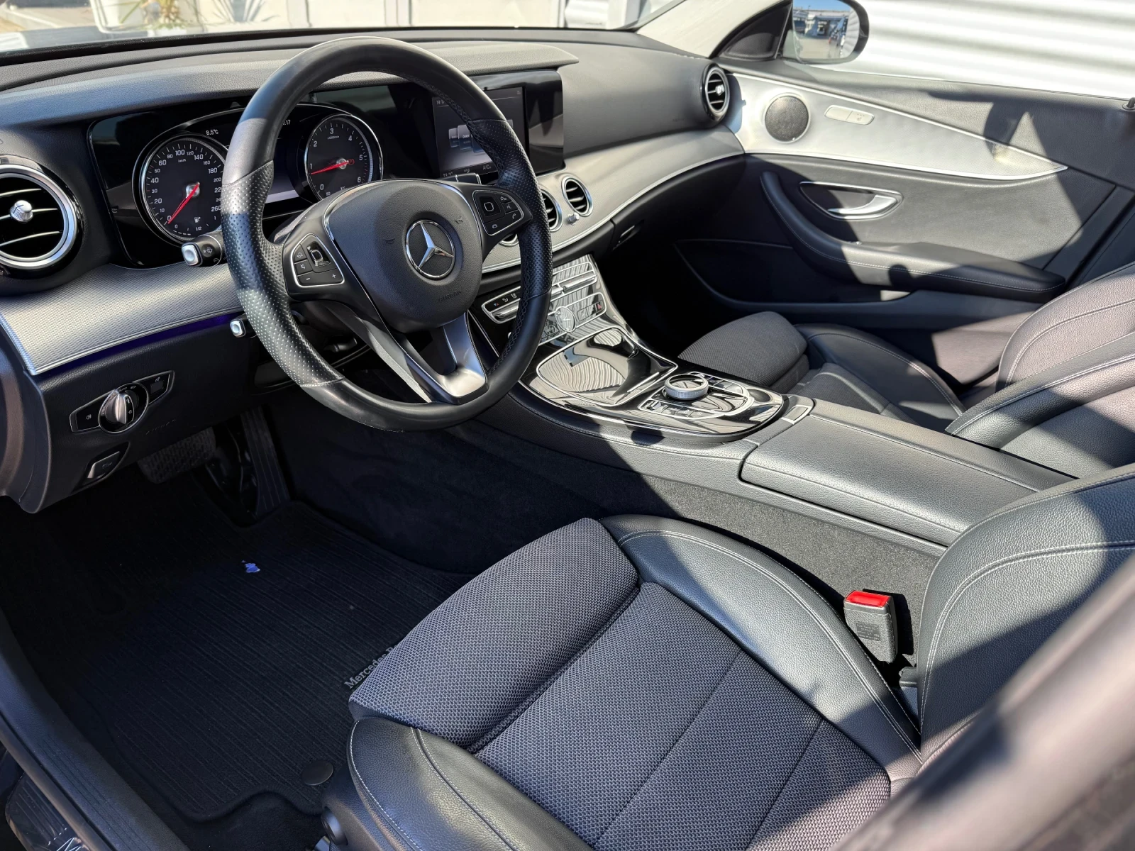 Mercedes-Benz E 220 AMG Optic+ 9Gtronic+ BlueTec+ Full Led+ Navi+ Подг - изображение 10