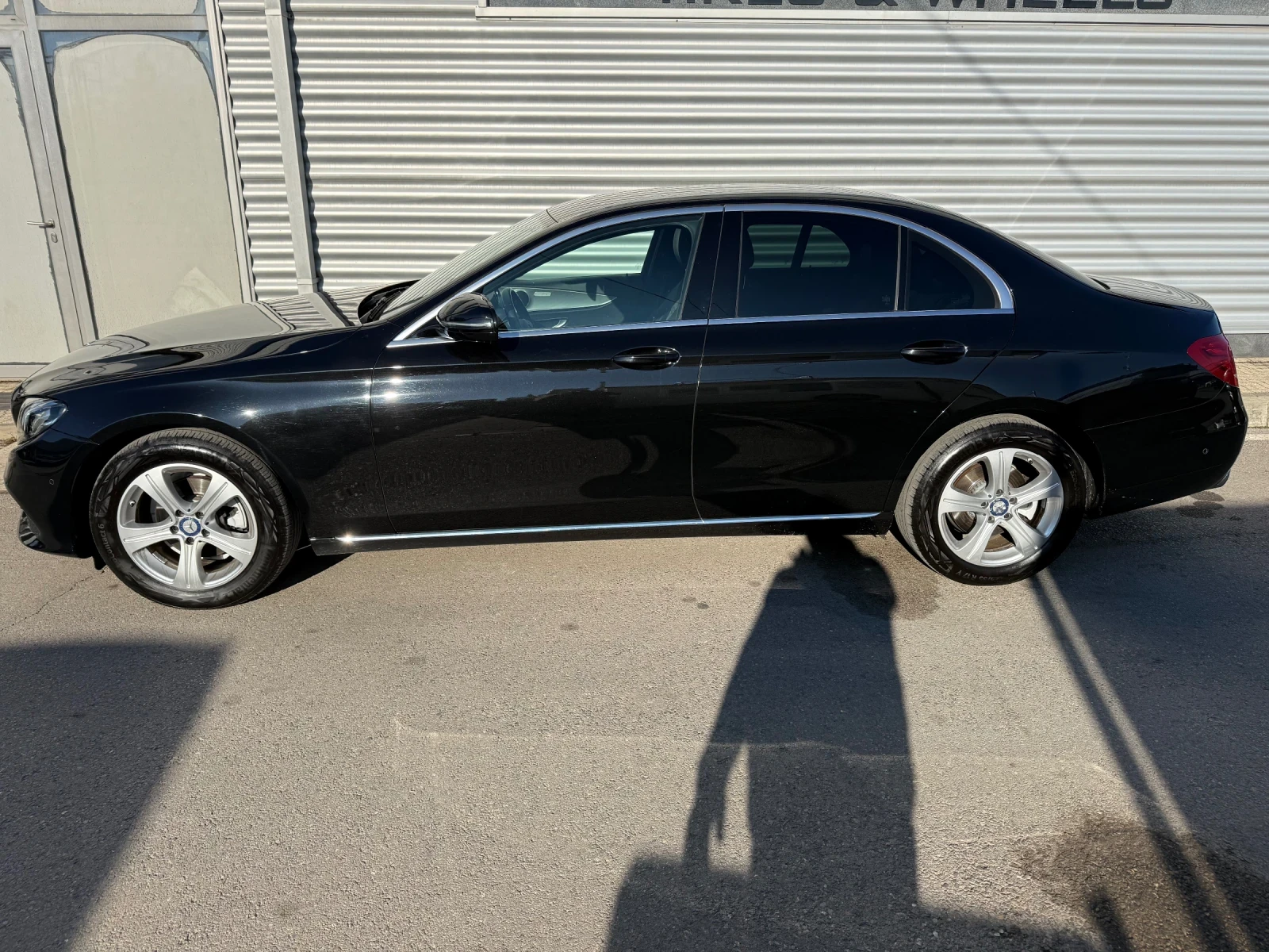 Mercedes-Benz E 220 AMG Optic+ 9Gtronic+ BlueTec+ Full Led+ Navi+ Подг - изображение 2