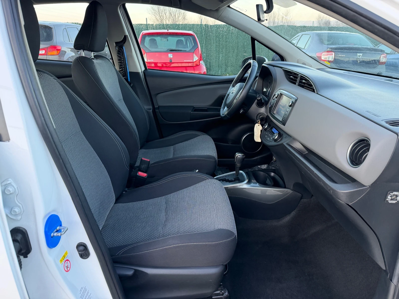 Toyota Yaris 1.5i Hybrid/75hp/NAVI /EVRO6/ | Mobile.bg   10