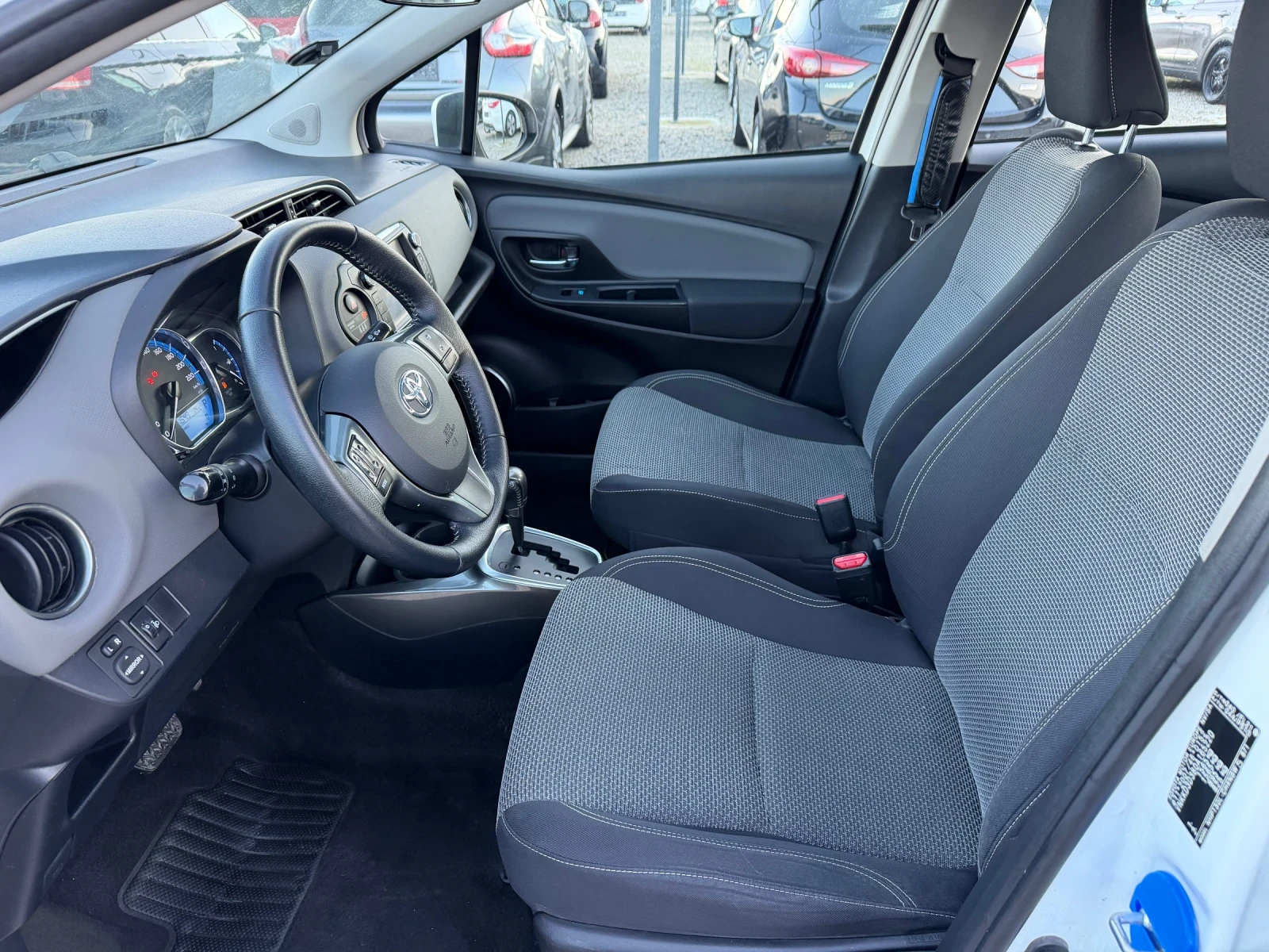 Toyota Yaris 1.5i Hybrid/75hp/NAVI /EVRO6/ | Mobile.bg   9