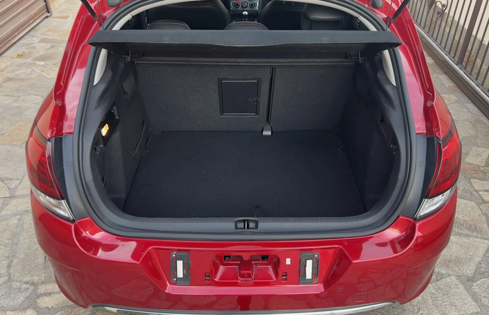 Citroen C4 1.2 PureTech 12/2016, снимка 16 - Автомобили и джипове - 53890064