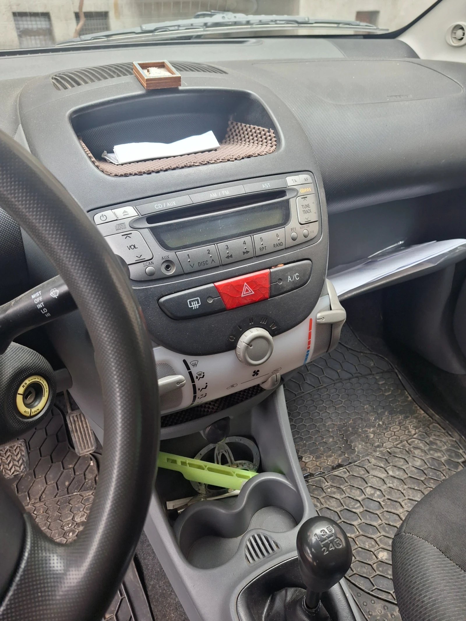 Toyota Aygo, снимка 3 - Автомобили и джипове - 54373094