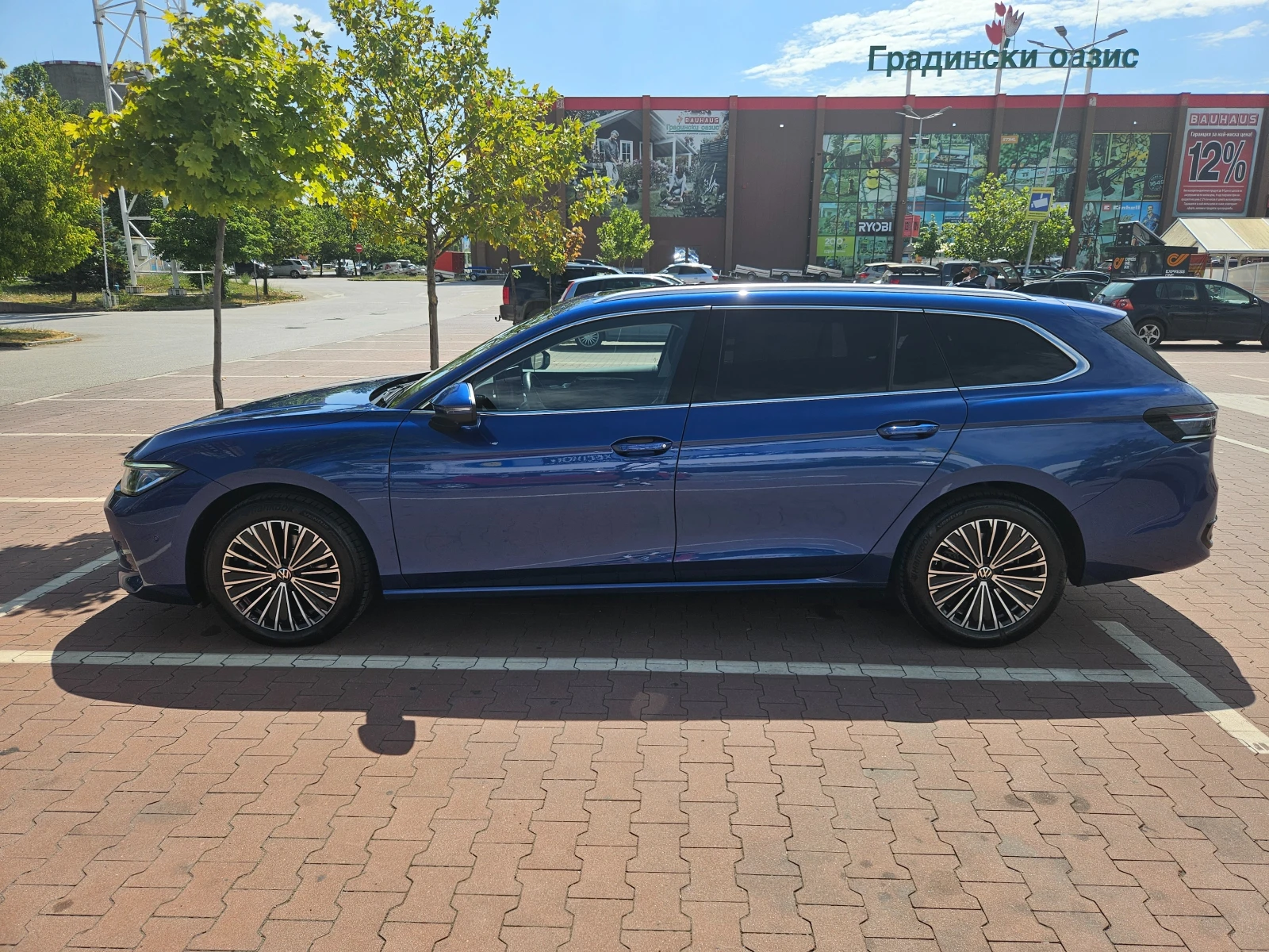VW Passat 2.0TDI / ELEGANCE / В ГАРАНЦИЯ, снимка 2 - Автомобили и джипове - 55446413