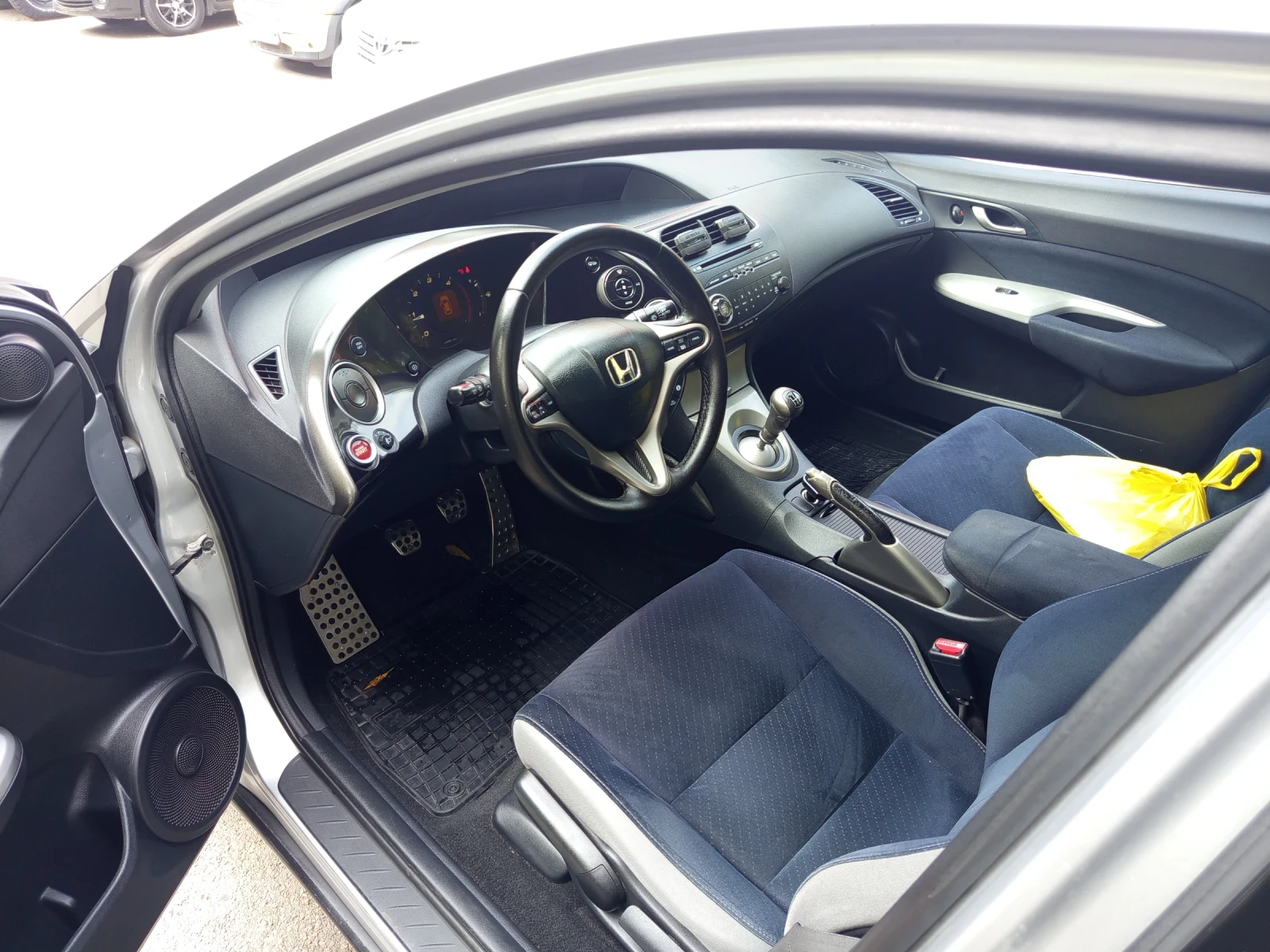 Honda Civic 8, снимка 9 - Автомобили и джипове - 55624457