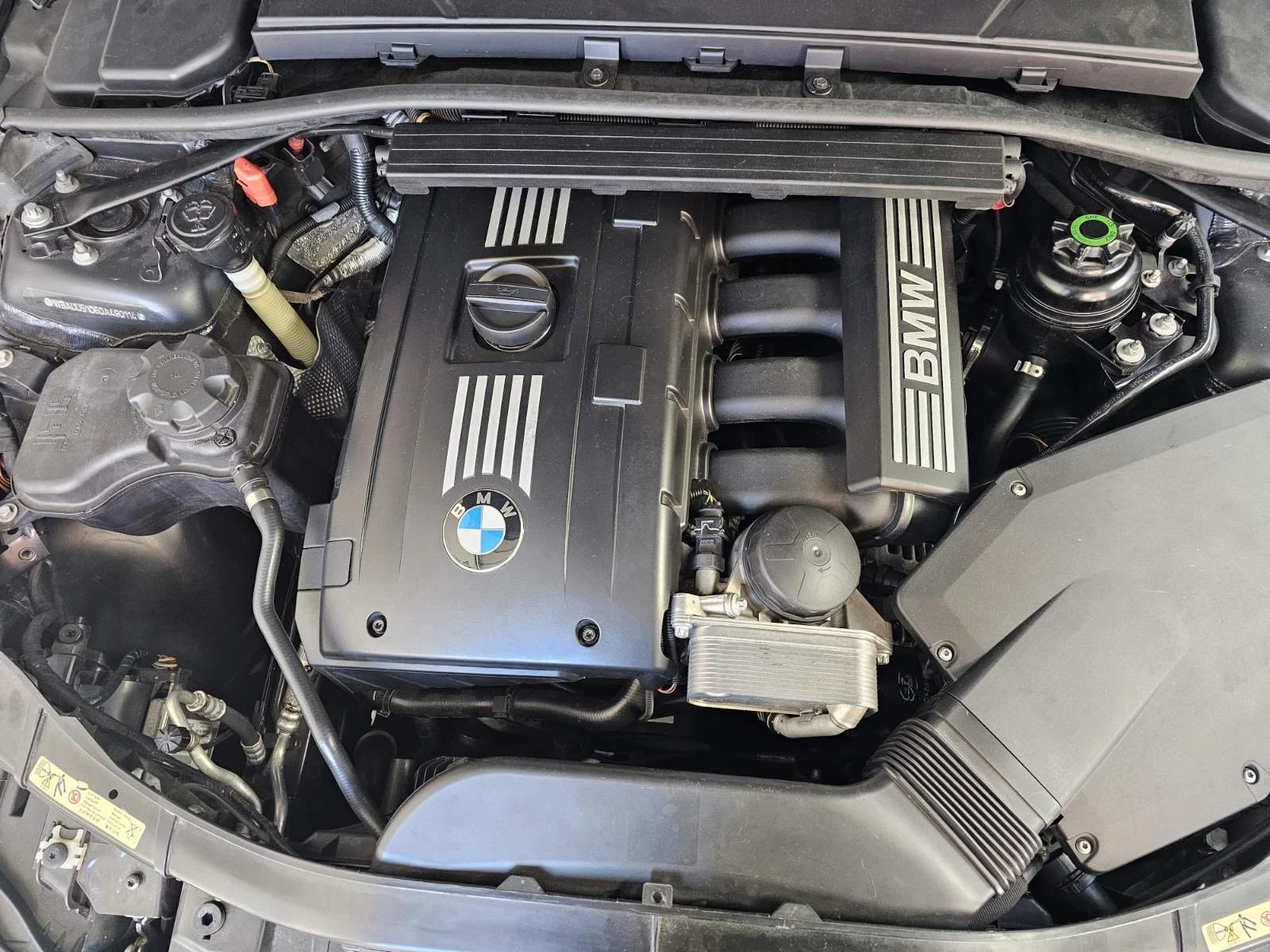 BMW 325 xDrive, снимка 10 - Автомобили и джипове - 56705846