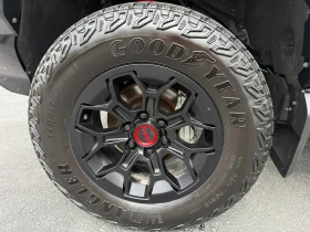 Toyota Tacoma 4WD TRD Sport Hybrid Double Cab 5' Bed AT, снимка 16