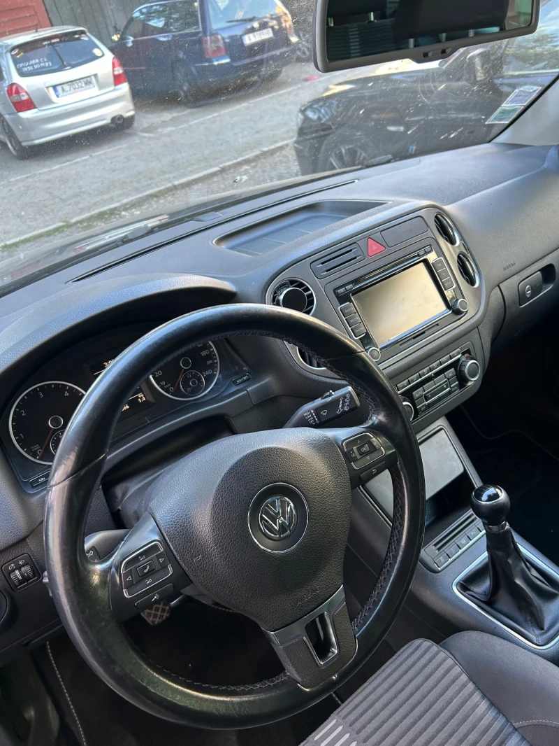 VW Tiguan, снимка 7 - Автомобили и джипове - 47429791