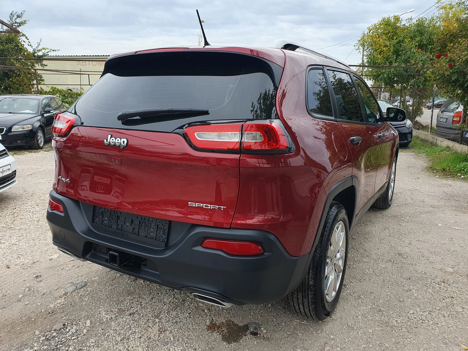 Jeep Cherokee 4x4 3.2 АВТОМАТИК 9 скорости - изображение 3