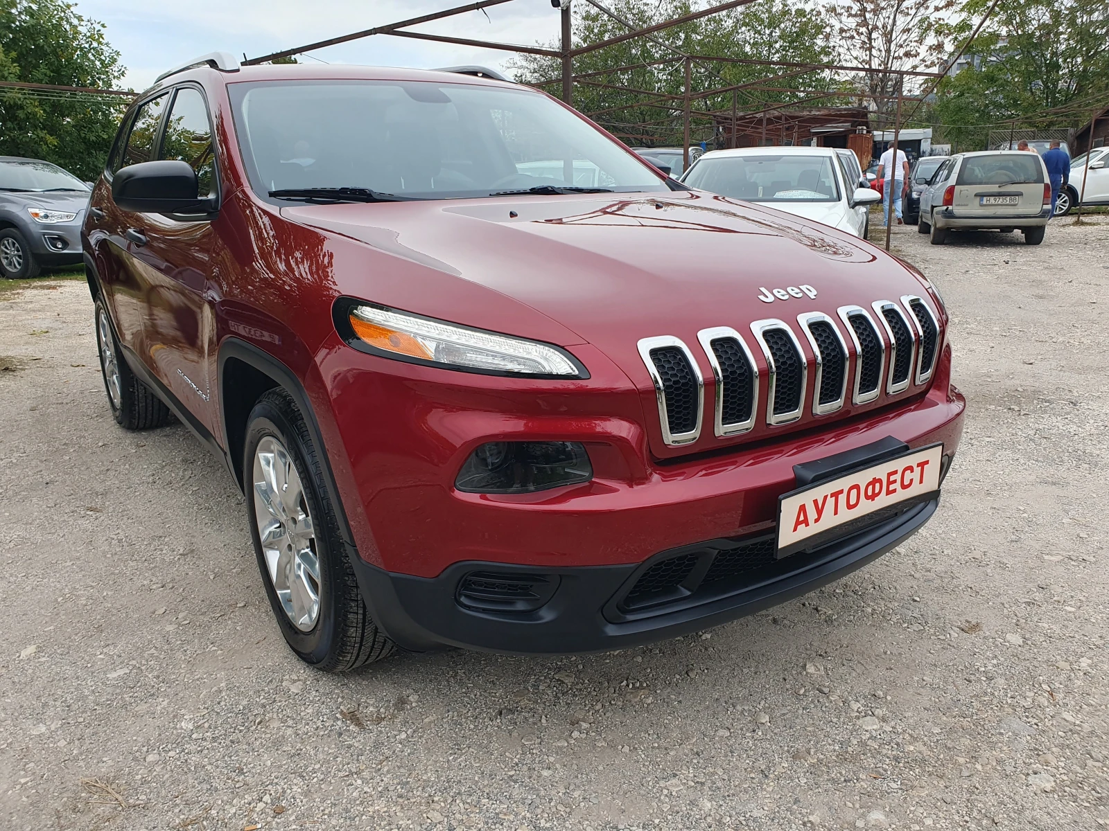 Jeep Cherokee 4x4 3.2 АВТОМАТИК 9 скорости - изображение 4