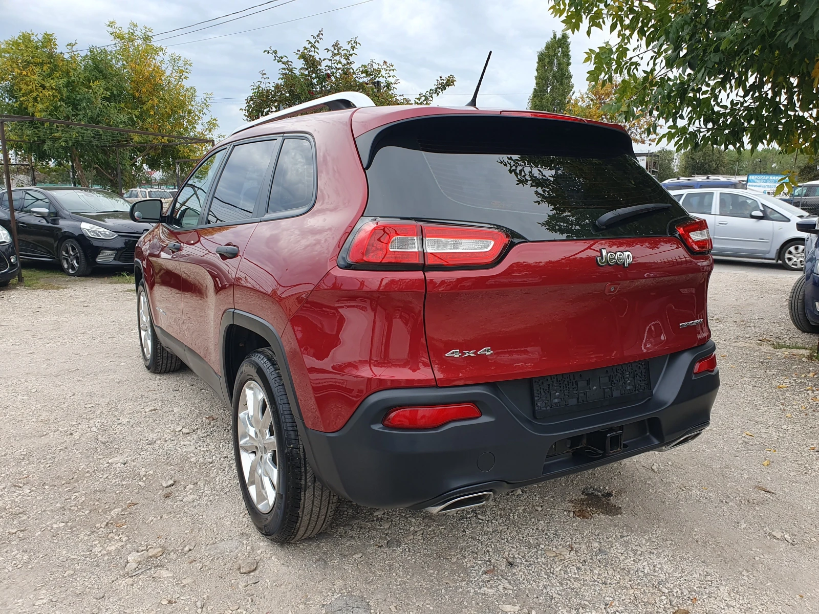 Jeep Cherokee 4x4 3.2 АВТОМАТИК 9 скорости - изображение 2