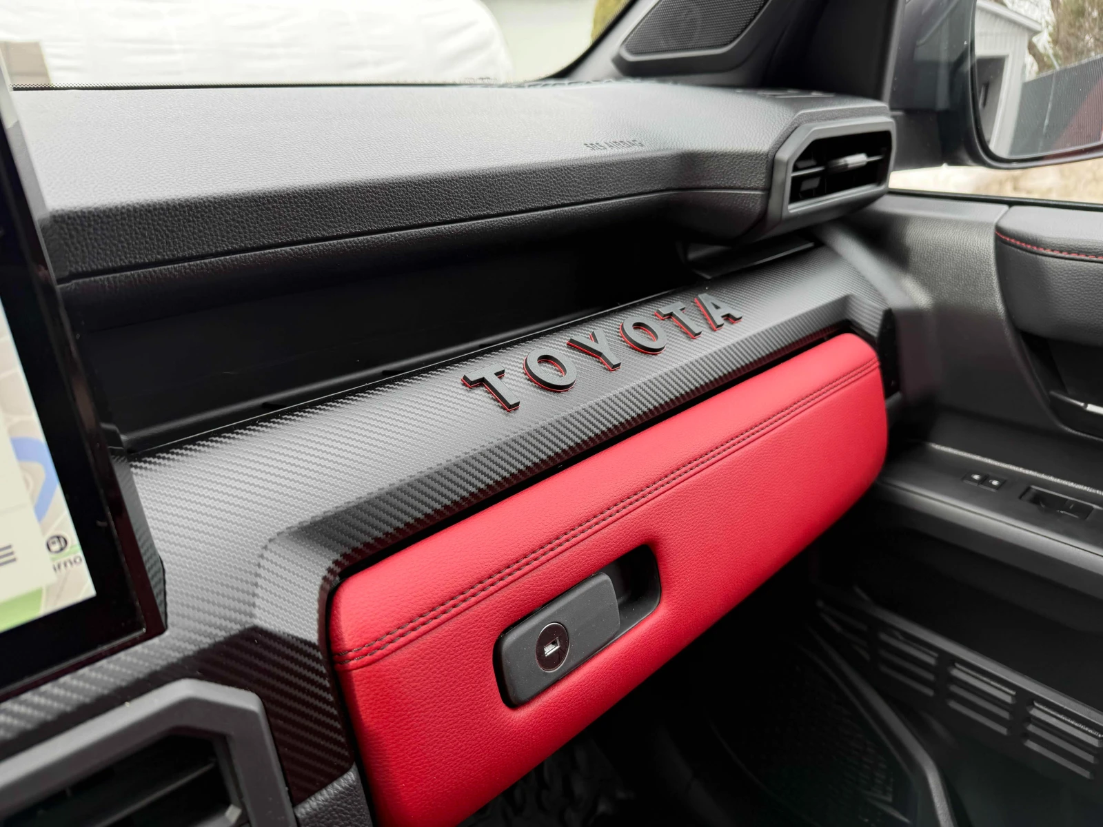 Toyota Tacoma 4WD TRD Sport Hybrid Double Cab 5' Bed AT, снимка 14 - Автомобили и джипове - 54138181