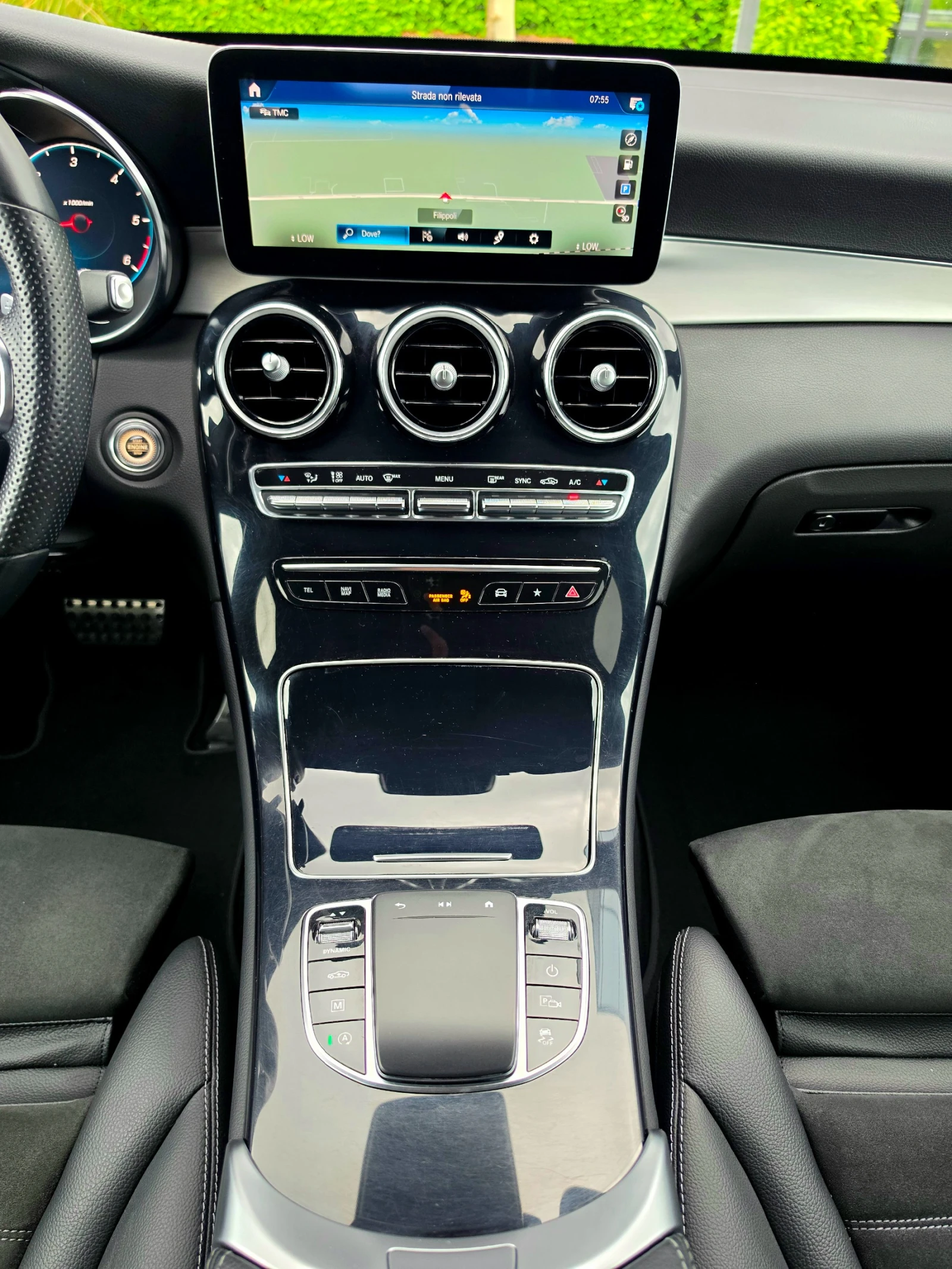 Mercedes-Benz GLC 220 FACE* AMG* DISTRONIC* DIGITAL* TOP* , снимка 12 - Автомобили и джипове - 54648547