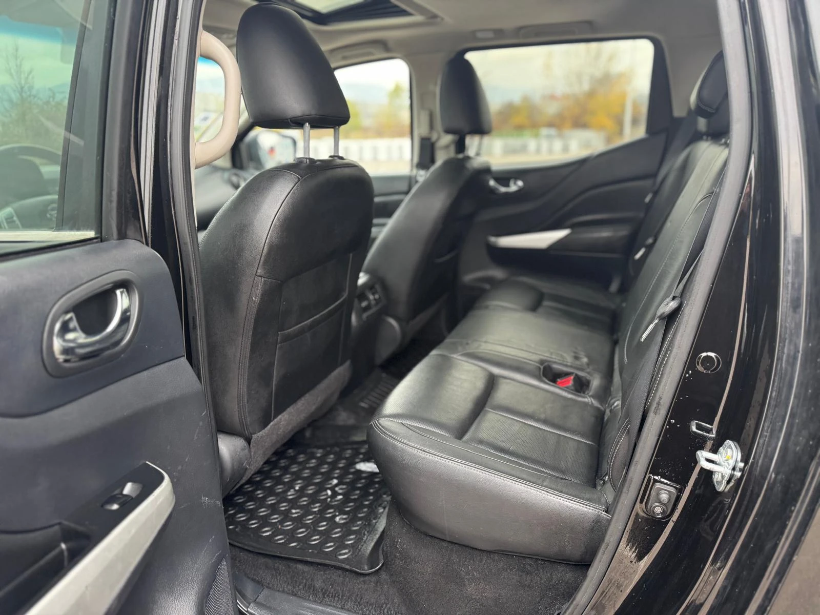 Nissan Navara NP300-2.3dCI-190-AUTO-NAVI-кожа, снимка 10 - Автомобили и джипове - 54911596