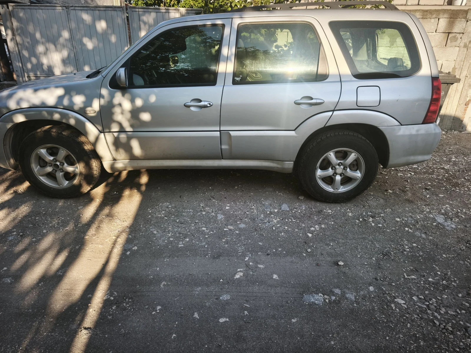 Mazda Tribute, снимка 3 - Автомобили и джипове - 55256188