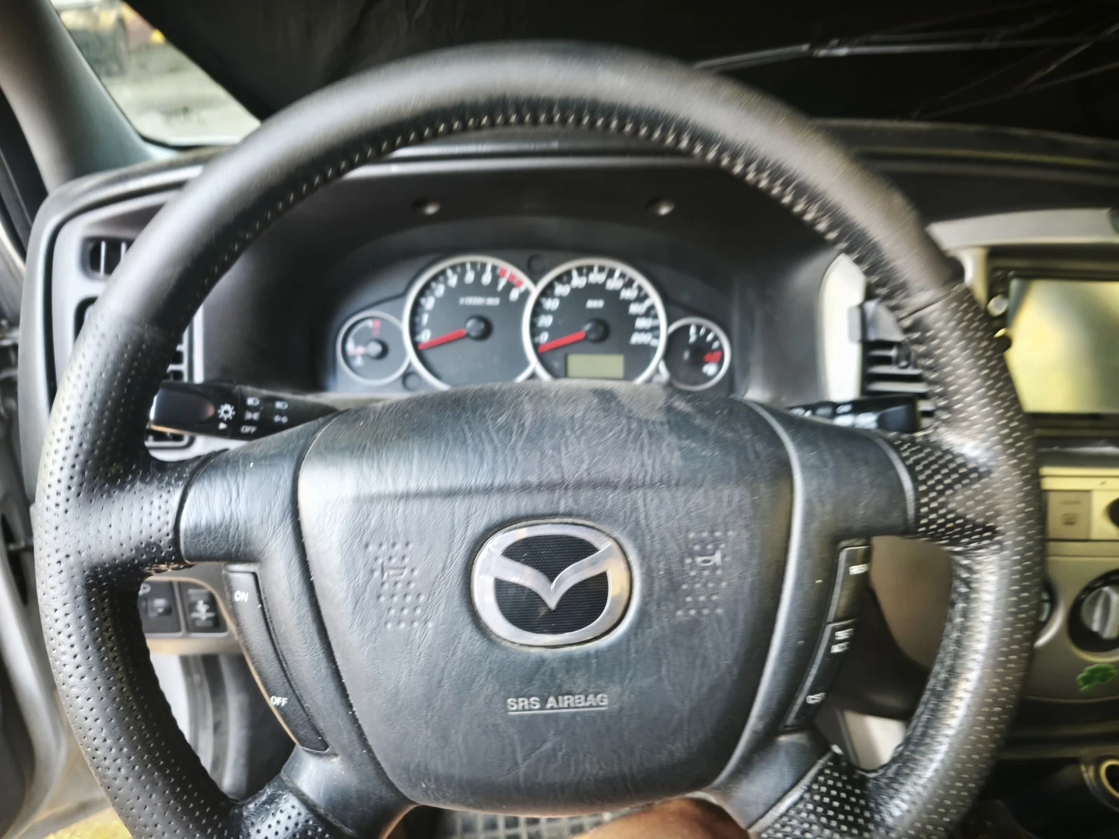 Mazda Tribute, снимка 5 - Автомобили и джипове - 55256188