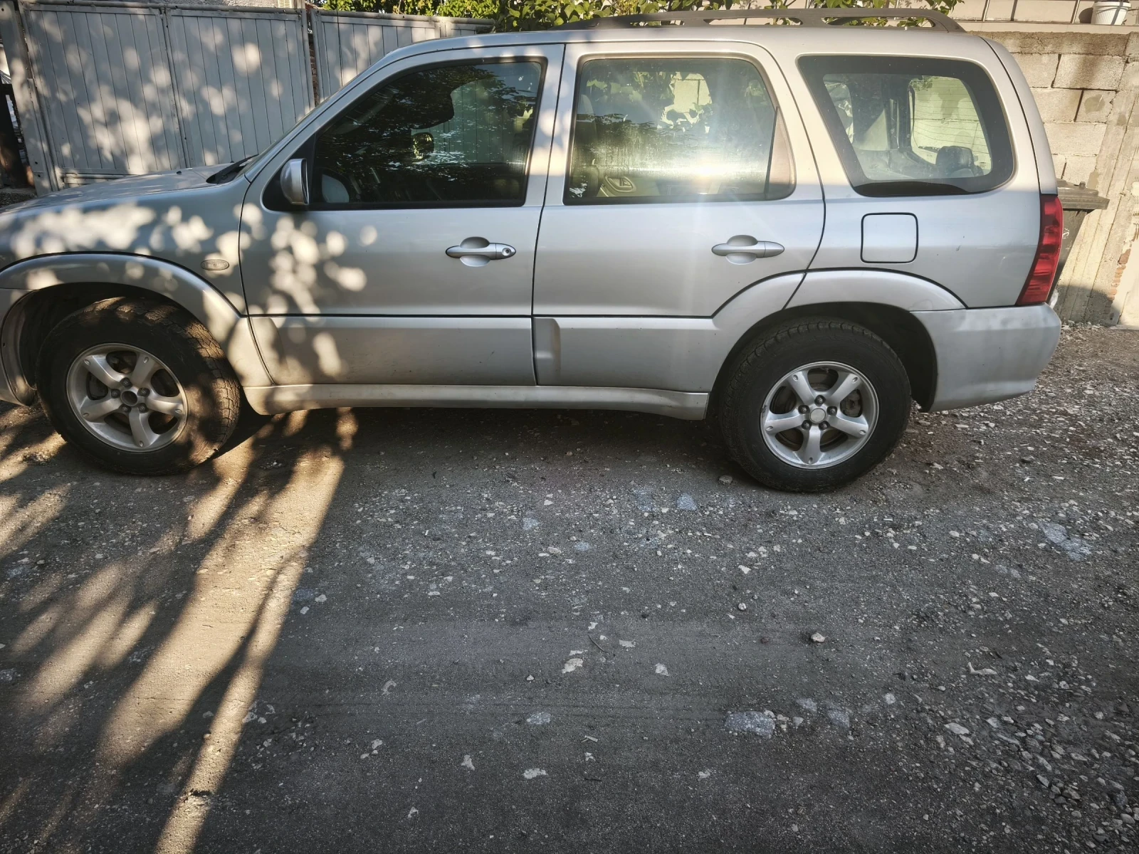 Mazda Tribute, снимка 2 - Автомобили и джипове - 55256188