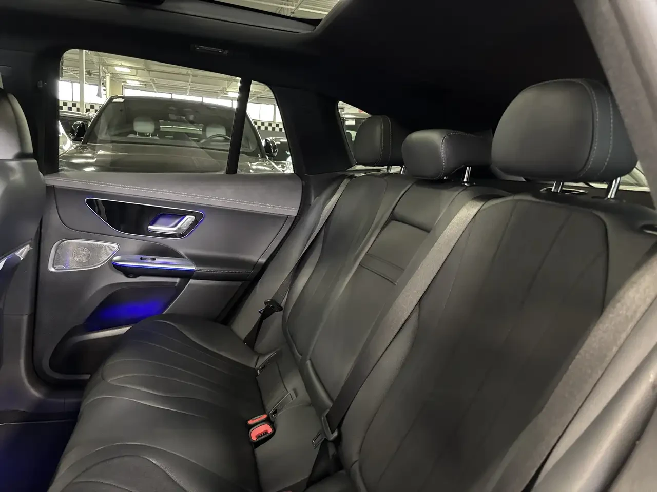 Mercedes-Benz EQE FULL* 4MATIC* 360 КАМЕРИ* ДИСТРОНИК* КРАЙНА ЦЕНА* , снимка 13 - Автомобили и джипове - 56392321