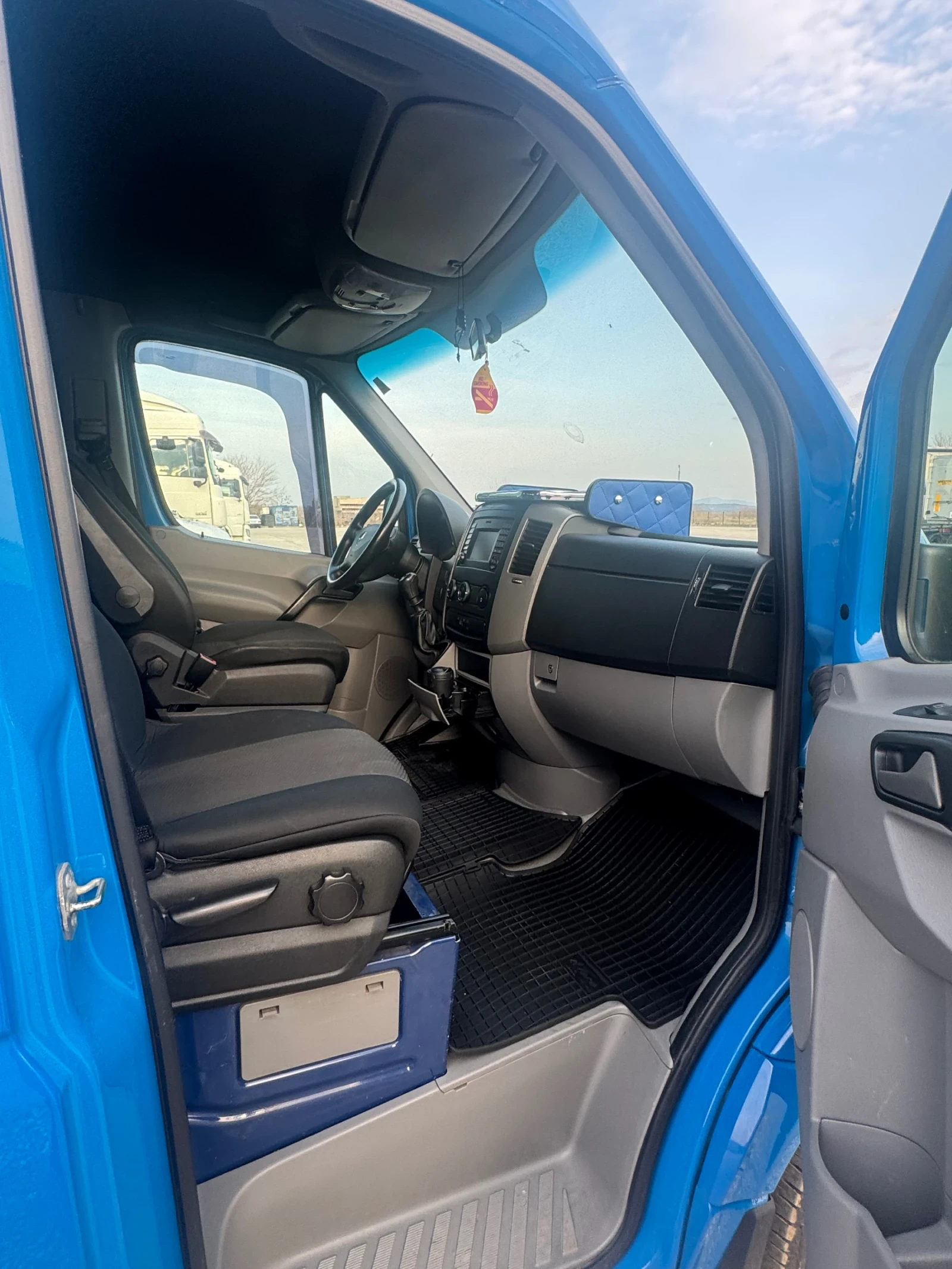 Mercedes-Benz Sprinter 319 CDI.V6, снимка 5 - Бусове и автобуси - 55906294