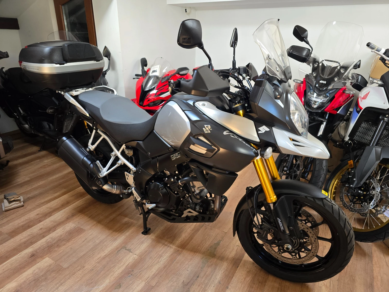Suzuki V-strom 1050 ABS, TRC