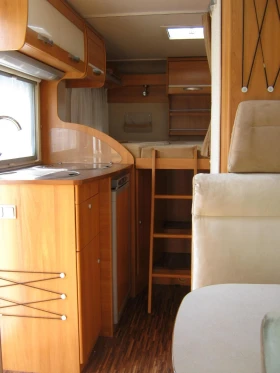 Кемпер HYMER / ERIBA VAN572, снимка 9