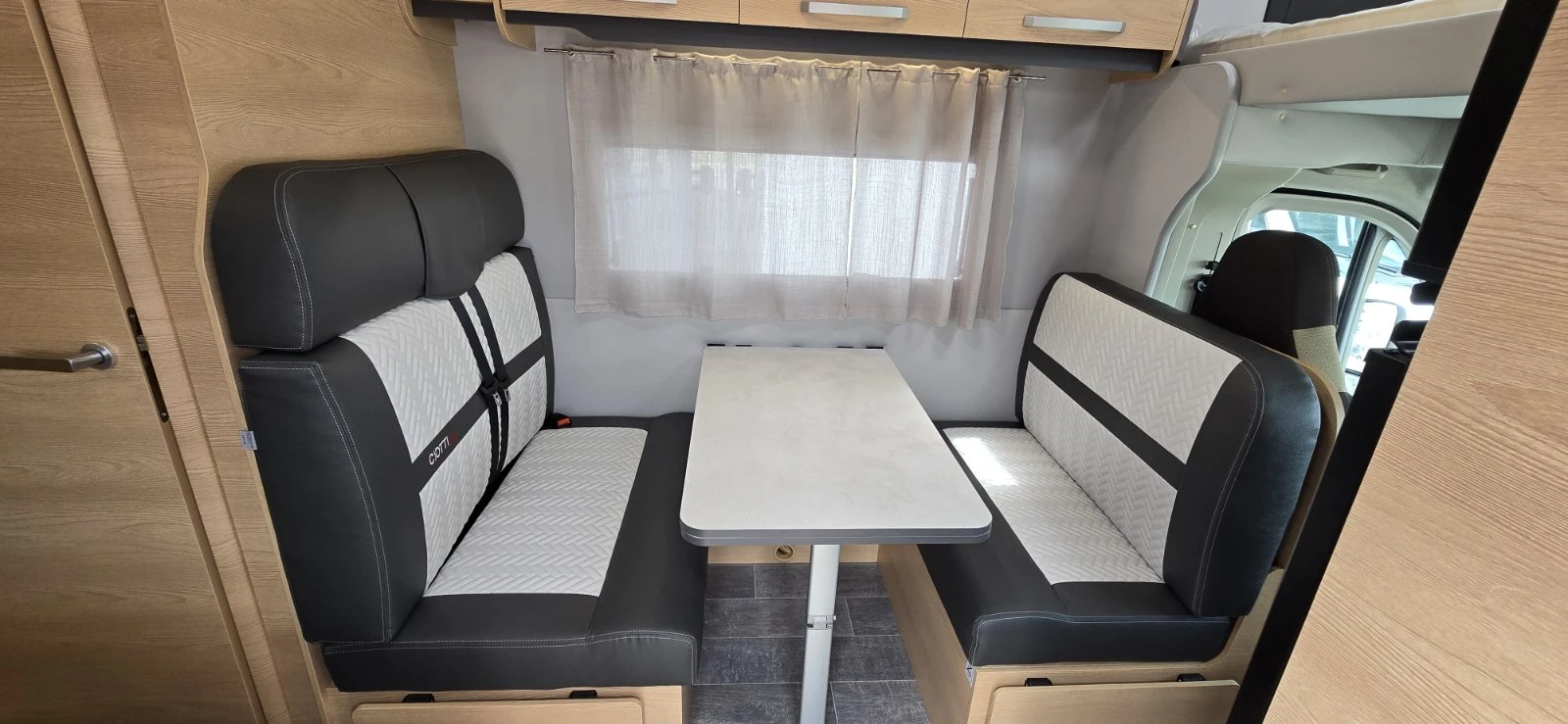 Кемпер Giottiline Siena 440 Автоматик - изображение 4