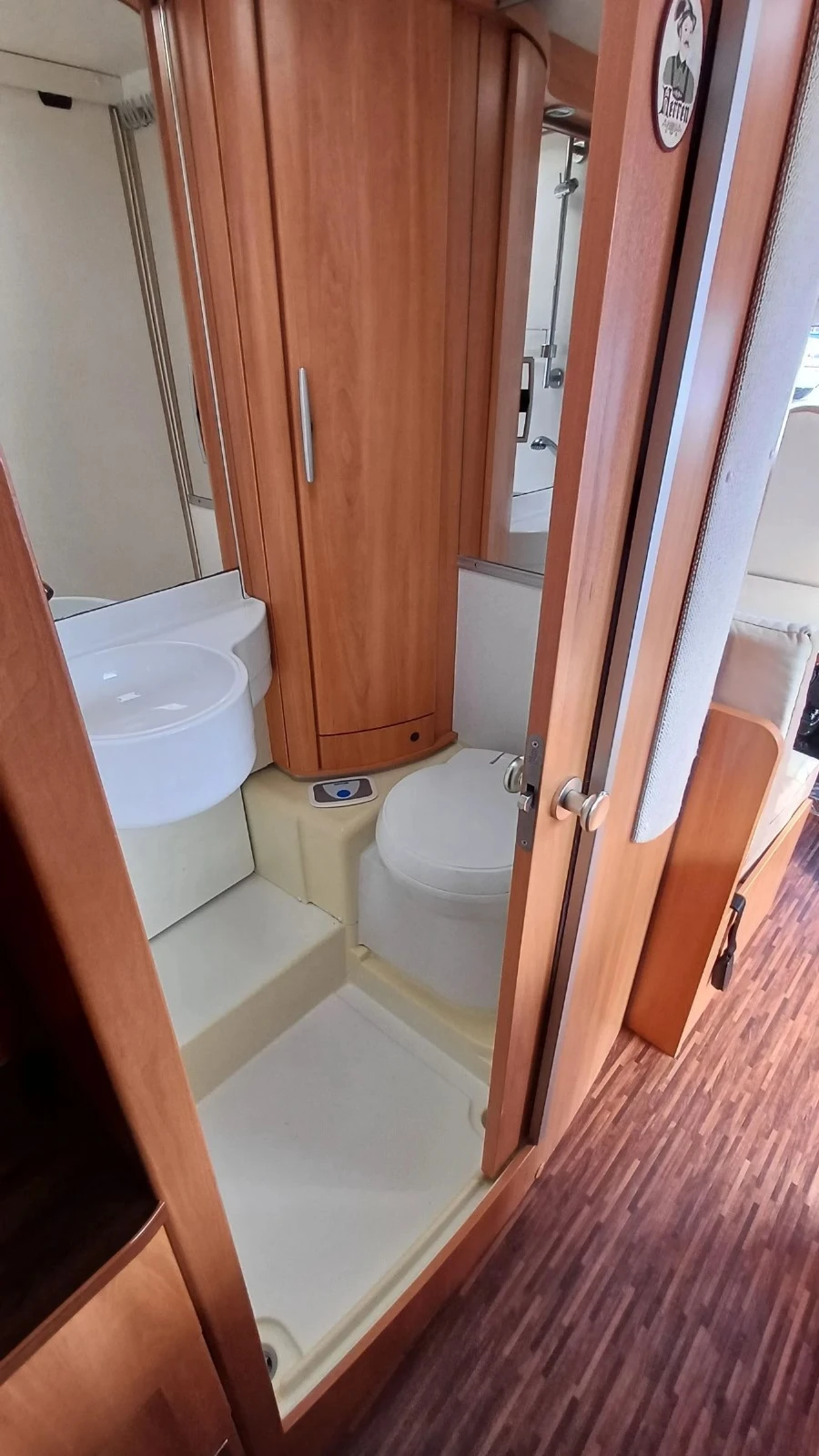 Кемпер HYMER / ERIBA VAN572, снимка 17 - Каравани и кемпери - 55373536