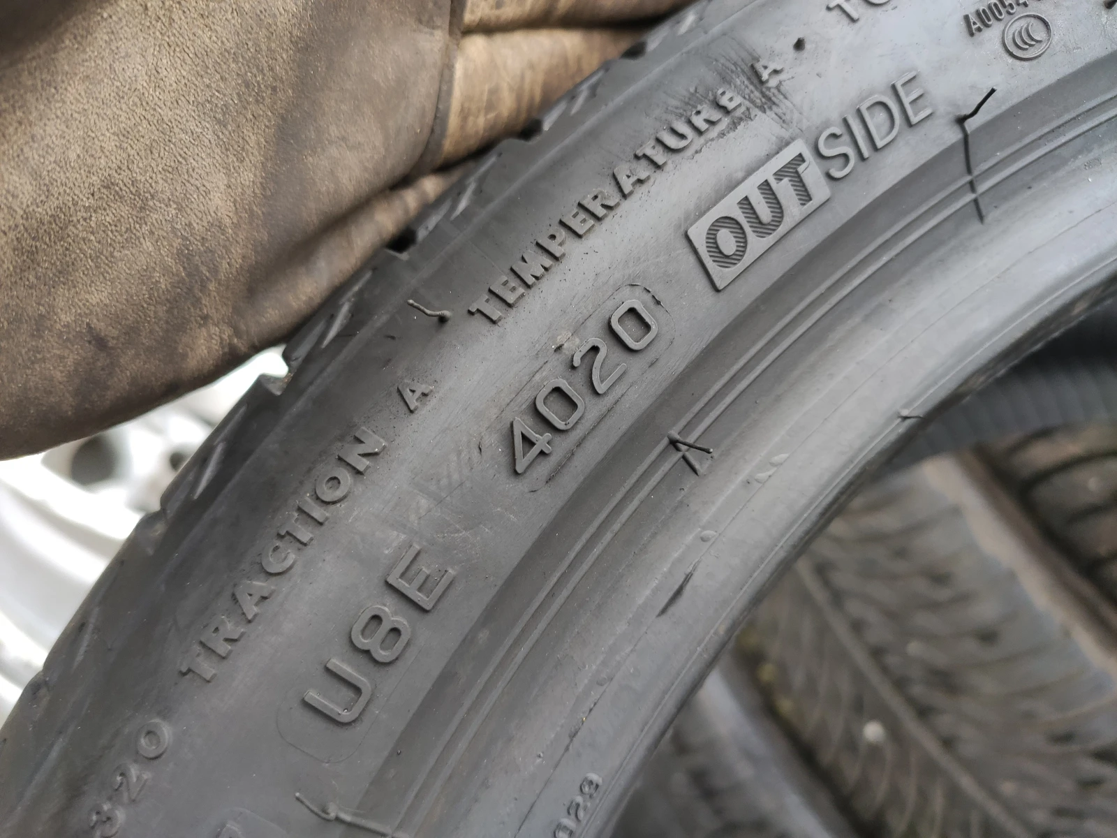 Гуми Летни 225/40R18, снимка 8 - Гуми и джанти - 55498443