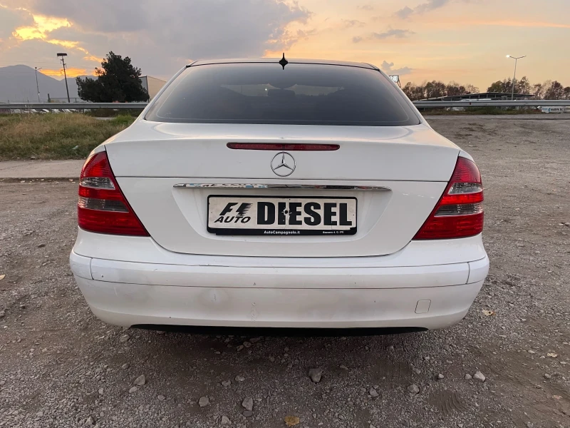 Mercedes-Benz E 200 2.2CDI-AVTOMAT-FOLIO-ITALIA, снимка 3 - Автомобили и джипове - 47794824