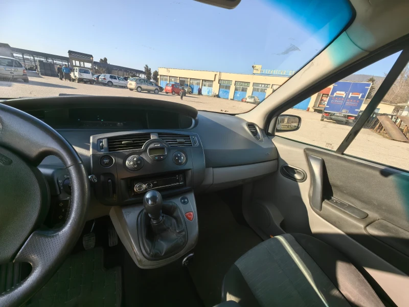 Renault Scenic, снимка 10 - Автомобили и джипове - 48729933