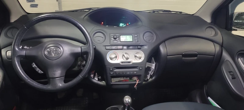 Toyota Yaris, снимка 13 - Автомобили и джипове - 48745747