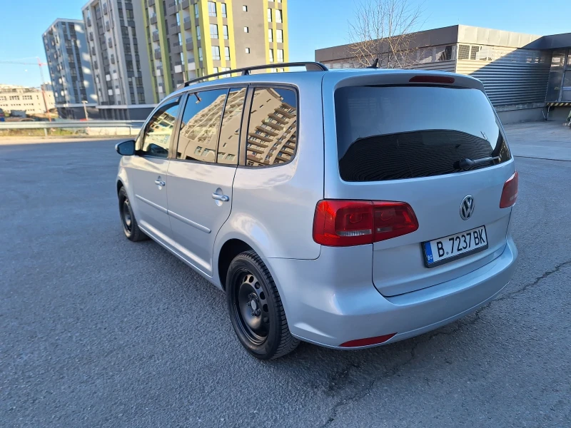 VW Touran, снимка 5 - Автомобили и джипове - 48789155