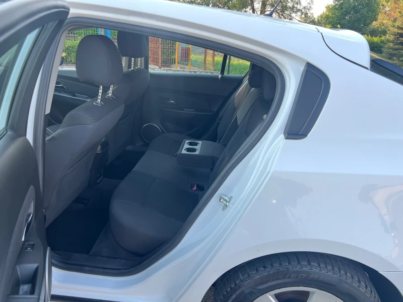 Chevrolet Cruze 1.8I LPG, снимка 13 - Автомобили и джипове - 50998100