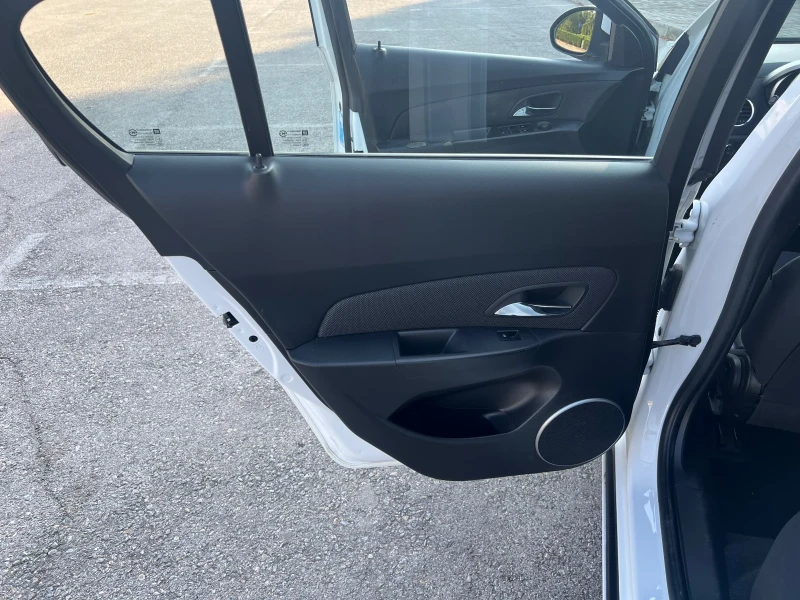 Chevrolet Cruze 1.8I LPG, снимка 12 - Автомобили и джипове - 50998100