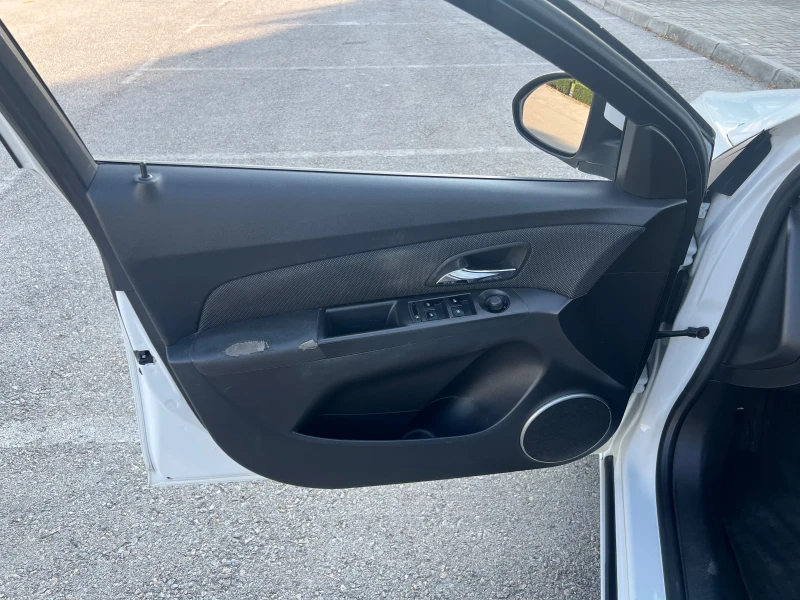Chevrolet Cruze 1.8I LPG, снимка 10 - Автомобили и джипове - 50998100