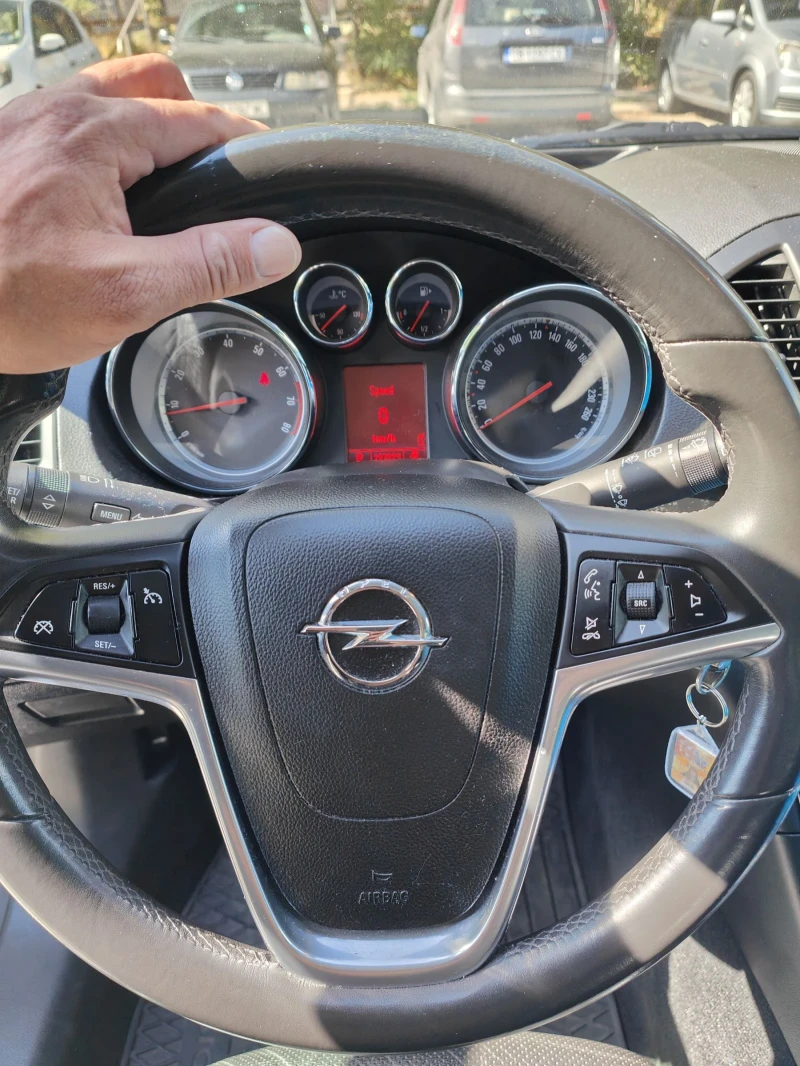 Opel Insignia, снимка 10 - Автомобили и джипове - 51814081